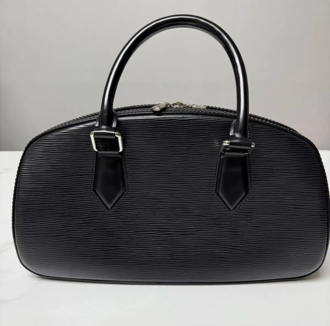 루이비통 에삐 자스민 숄더백 상품이미지2