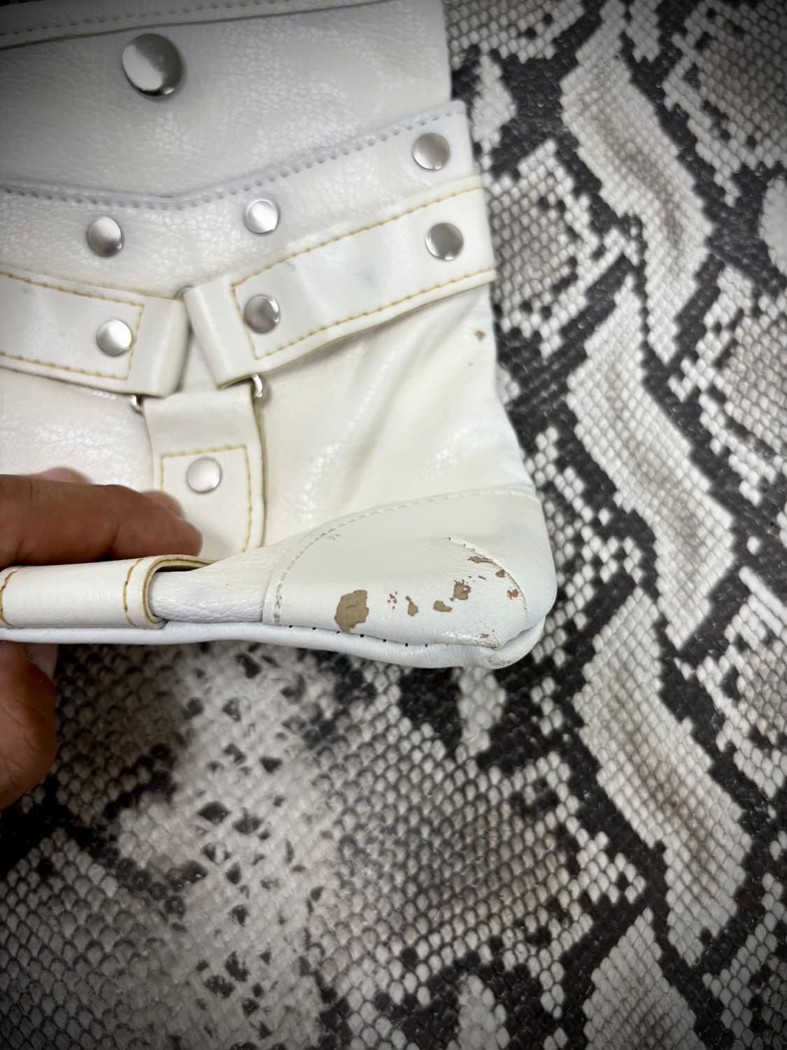 “OLCI” Buckle Detail White Bag  상품이미지4