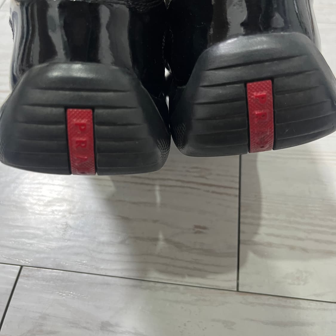 프라다 아메리카컵 블랙(유광) 빈티지 UK8 270 상품이미지3