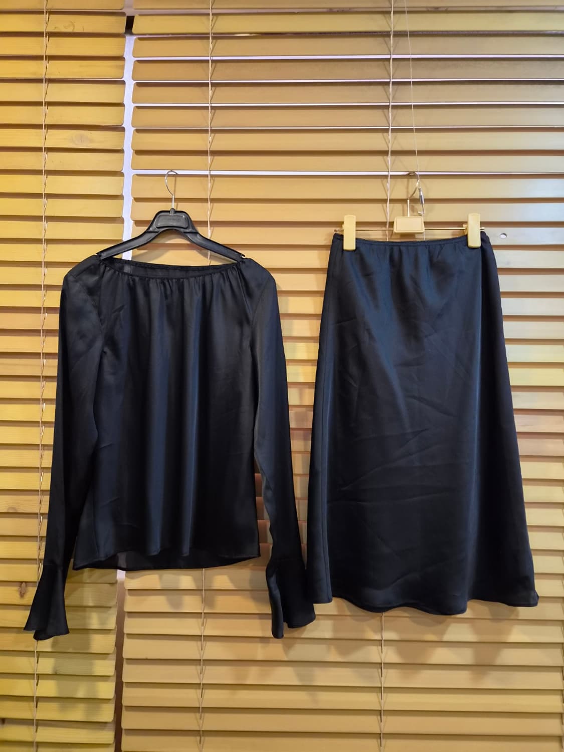 Nicole 일본 여성 찰랑블랙셋업 상품이미지10