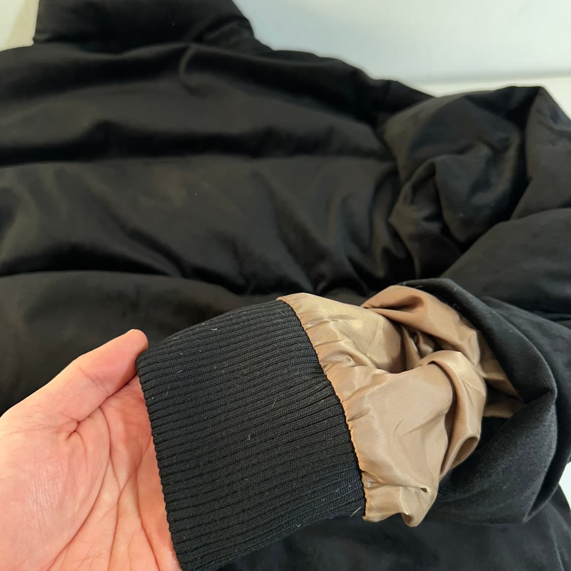 M 프리즘웍스 블랙 벨벳 구스다운 패딩 상품이미지7