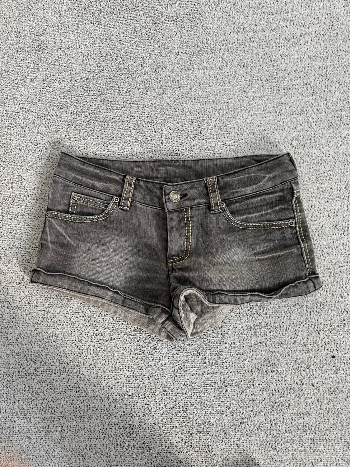 로우라이즈 데님 숏팬츠 상품이미지3