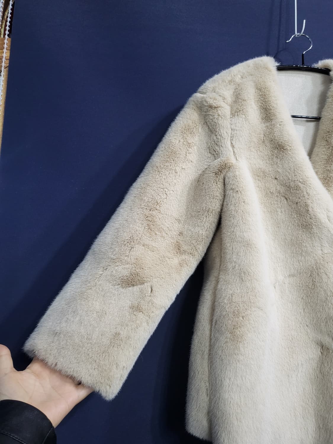 kiss thehead 페이크퍼 세미오버핏 자켓 상품이미지2