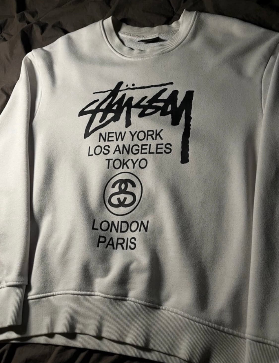 스투시 월드투어 맨투맨 상품이미지1