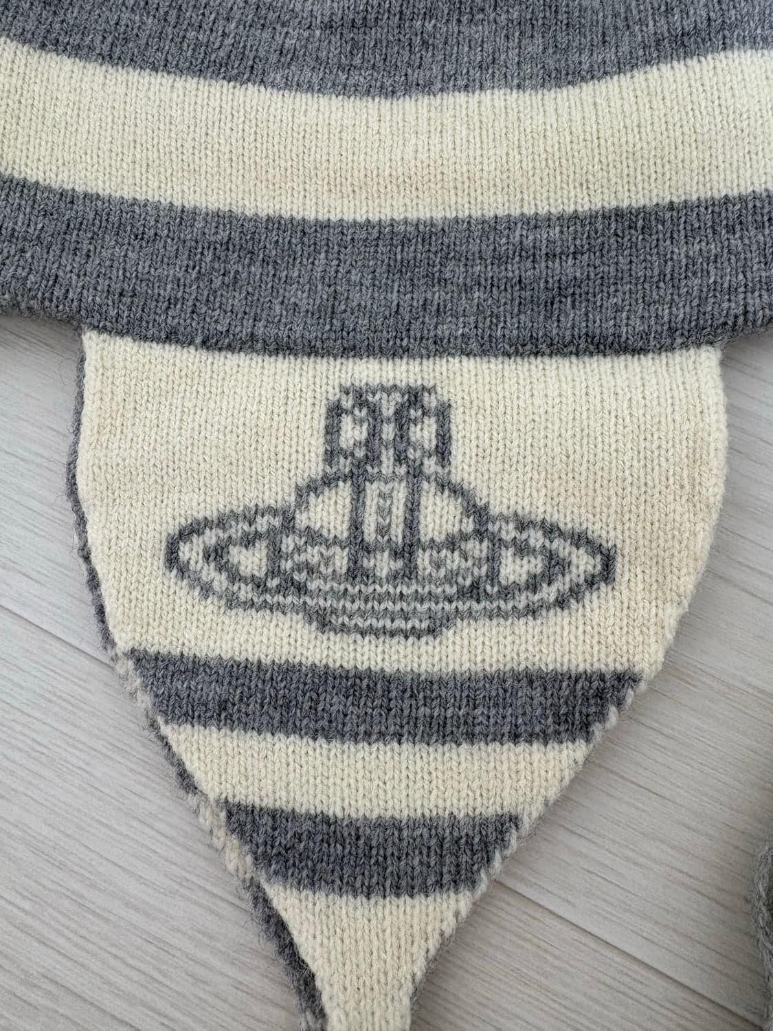 비비안웨스트우드 이어플랩 비니 상품이미지3