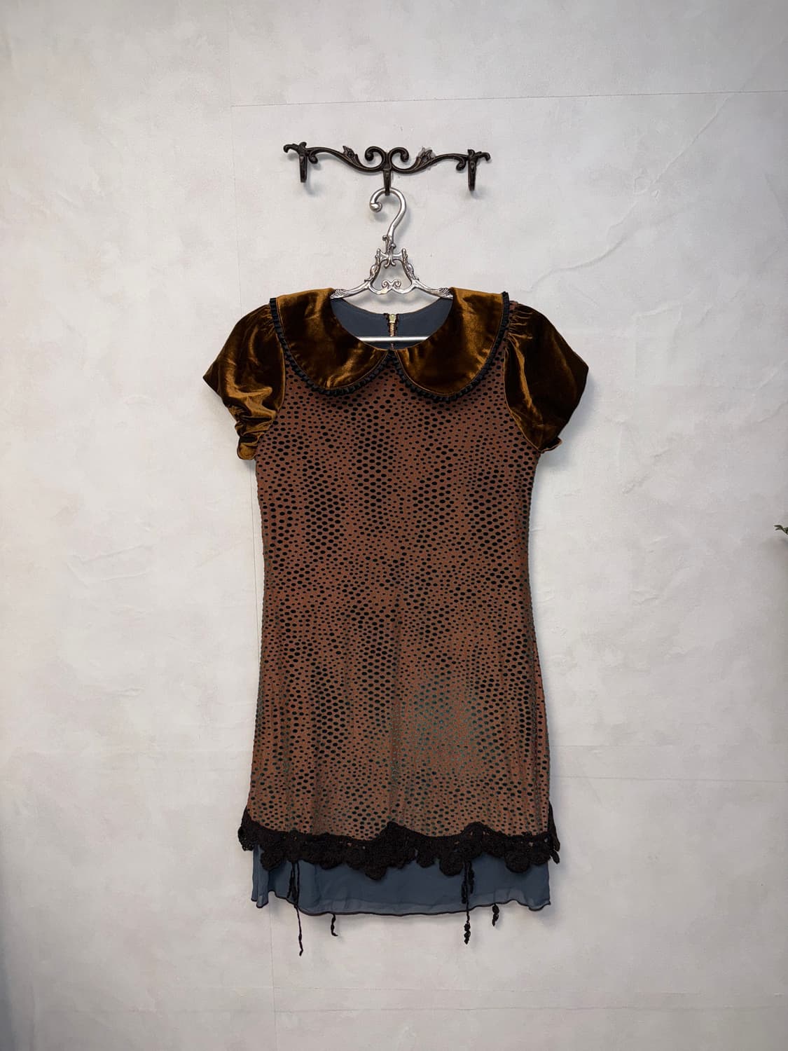 Brown navy velvet dot crochet puff ops 상품이미지3