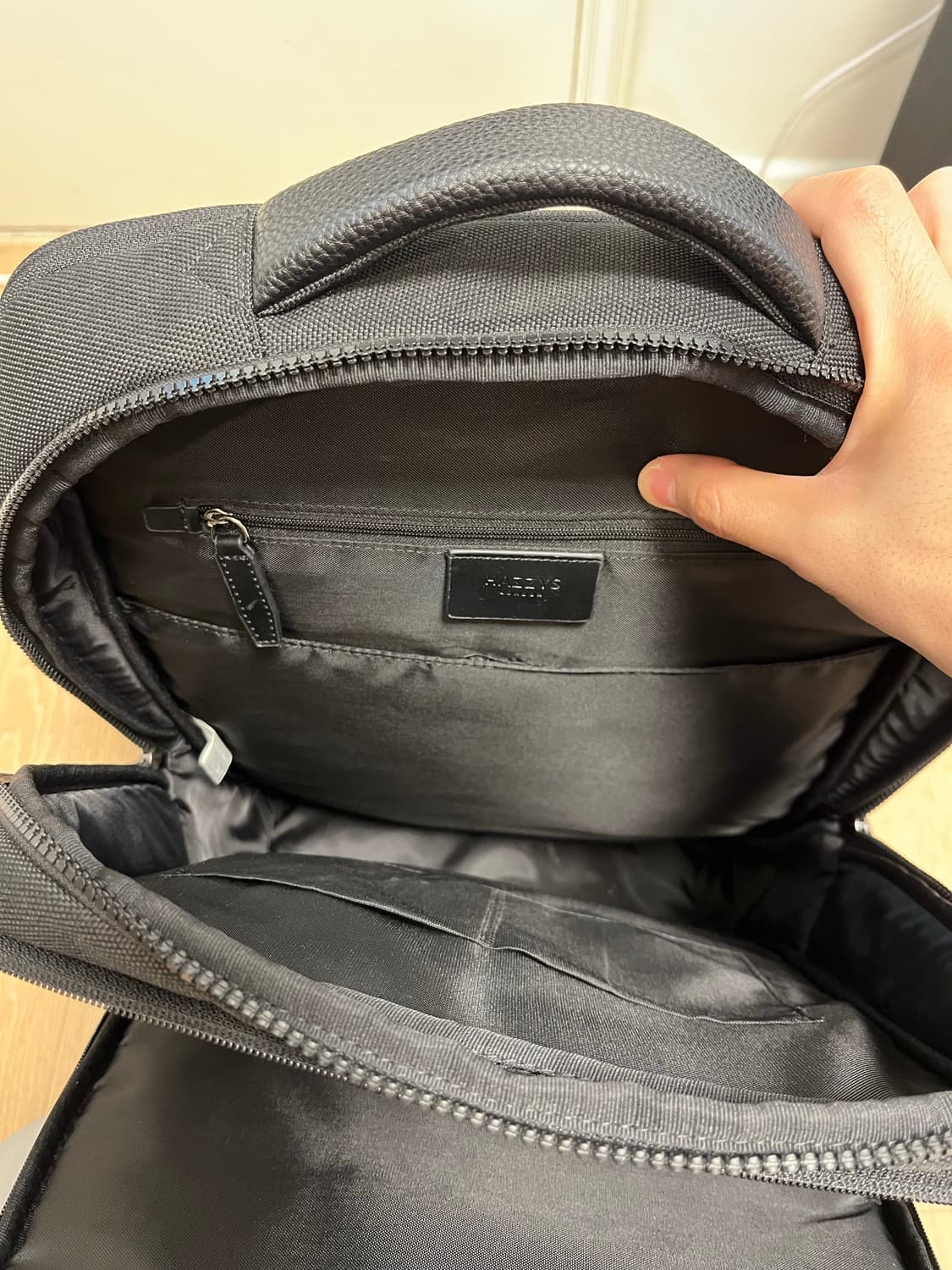 해지스 Hazzys 가죽 블랙 백팩 상품이미지9