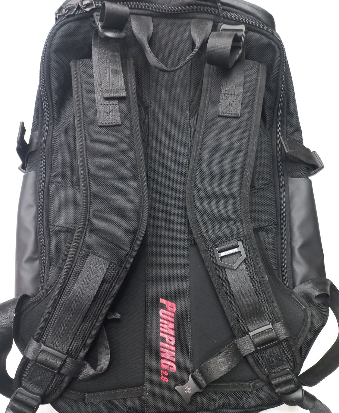 데상트 트레이닝 백팩 검정색 상품이미지4