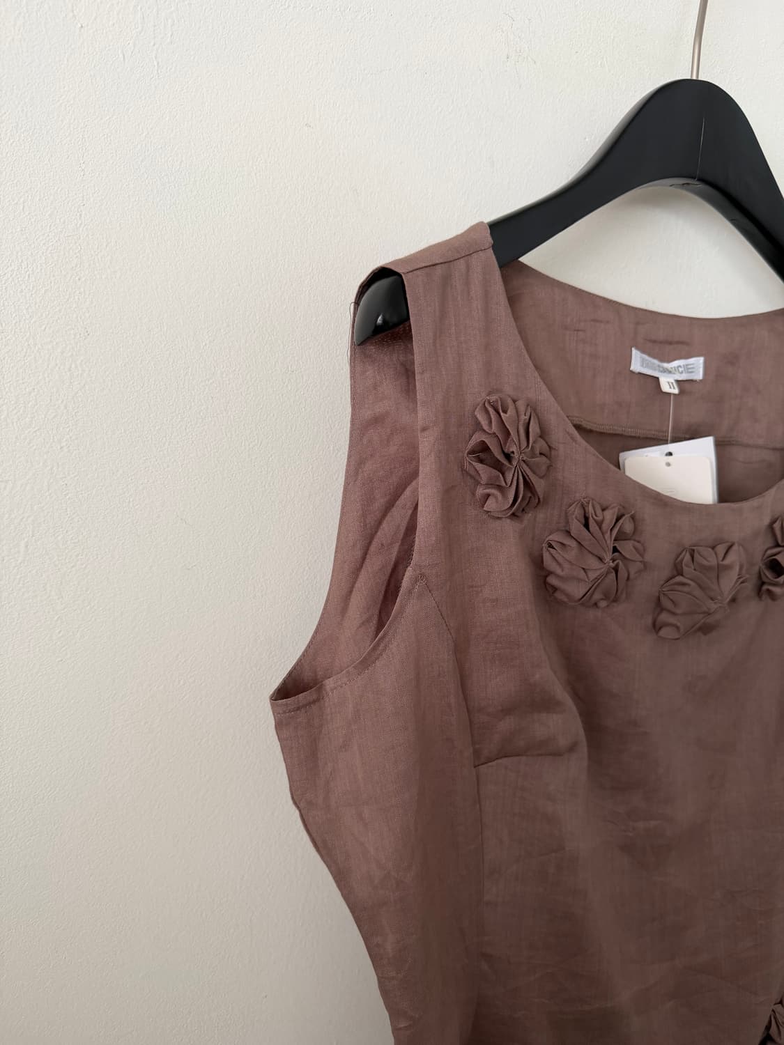 Floral Corsage Linen Blouse 상품이미지4