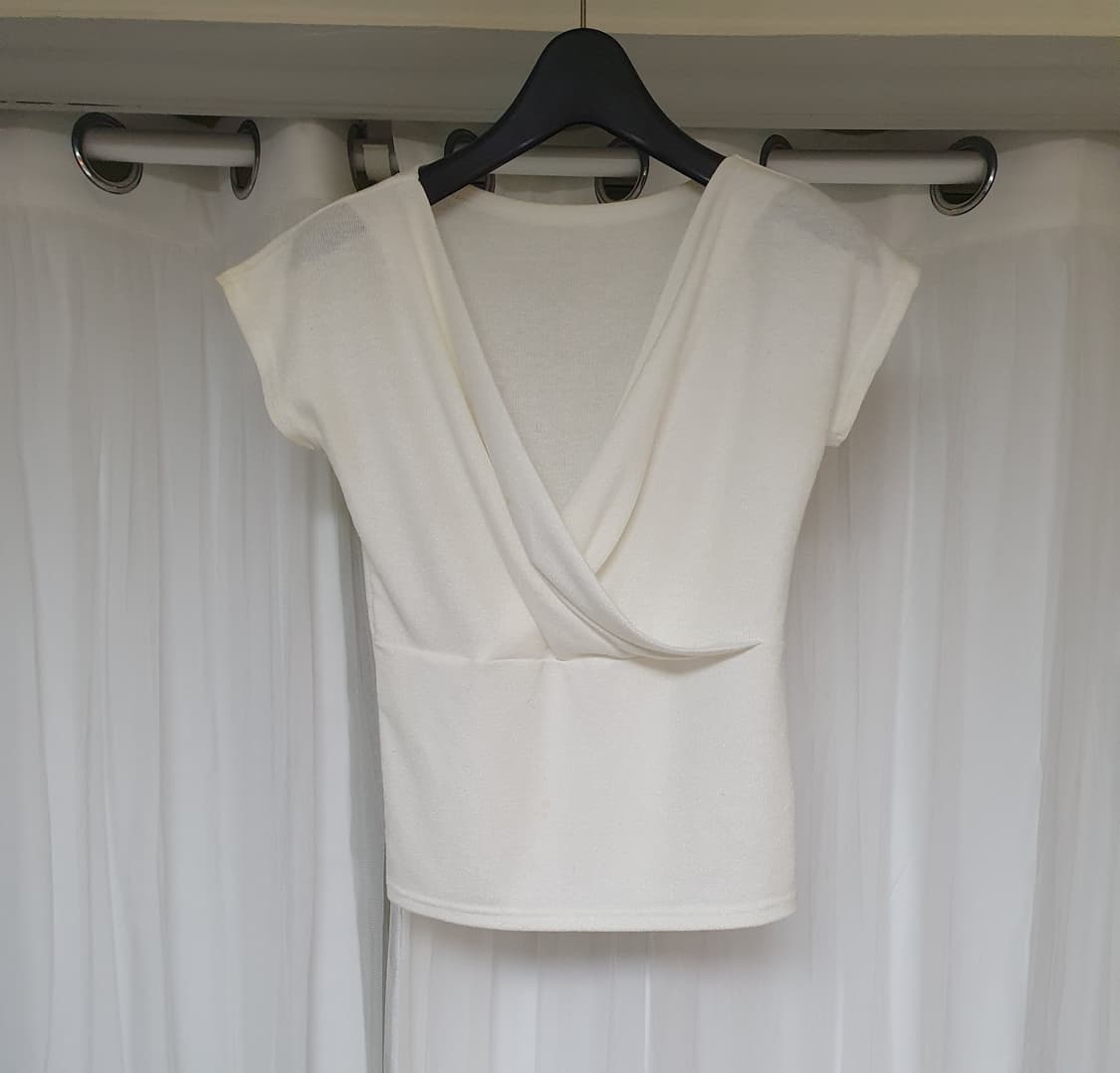 아이보리 랩 스타일 반팔 블라우스)44 상품이미지2