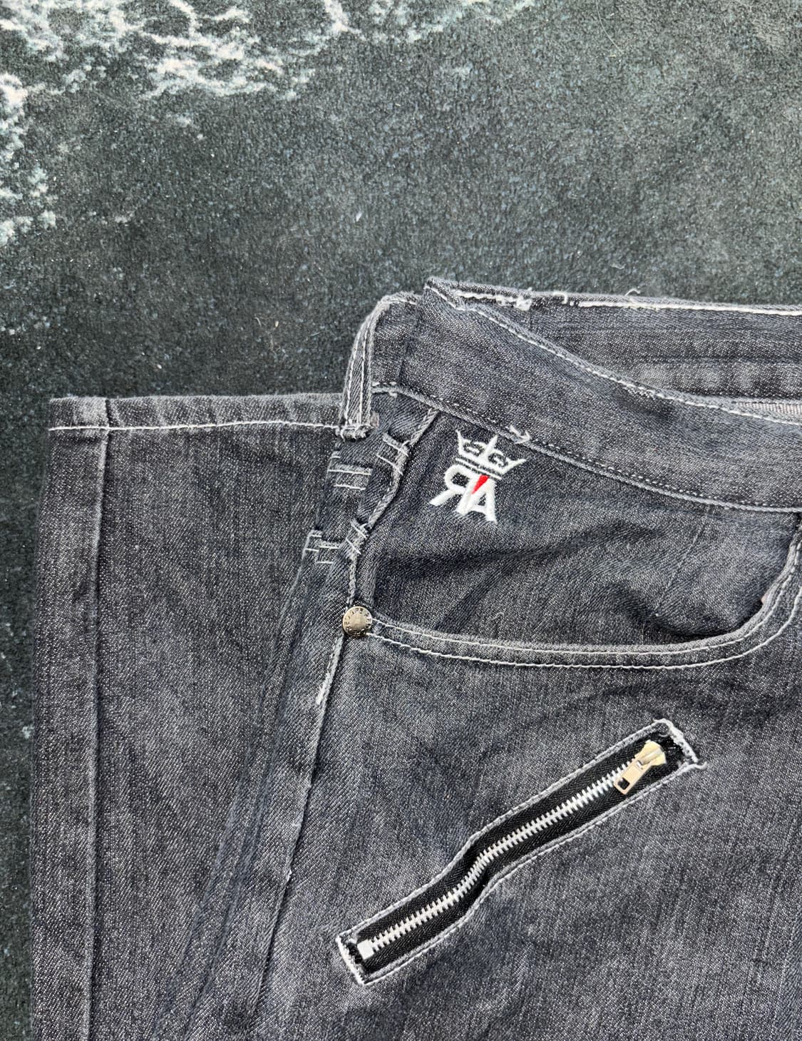 90s RED APE 다크 유틸리티 지퍼 포켓 초와이드 데님 팬츠 상품이미지4