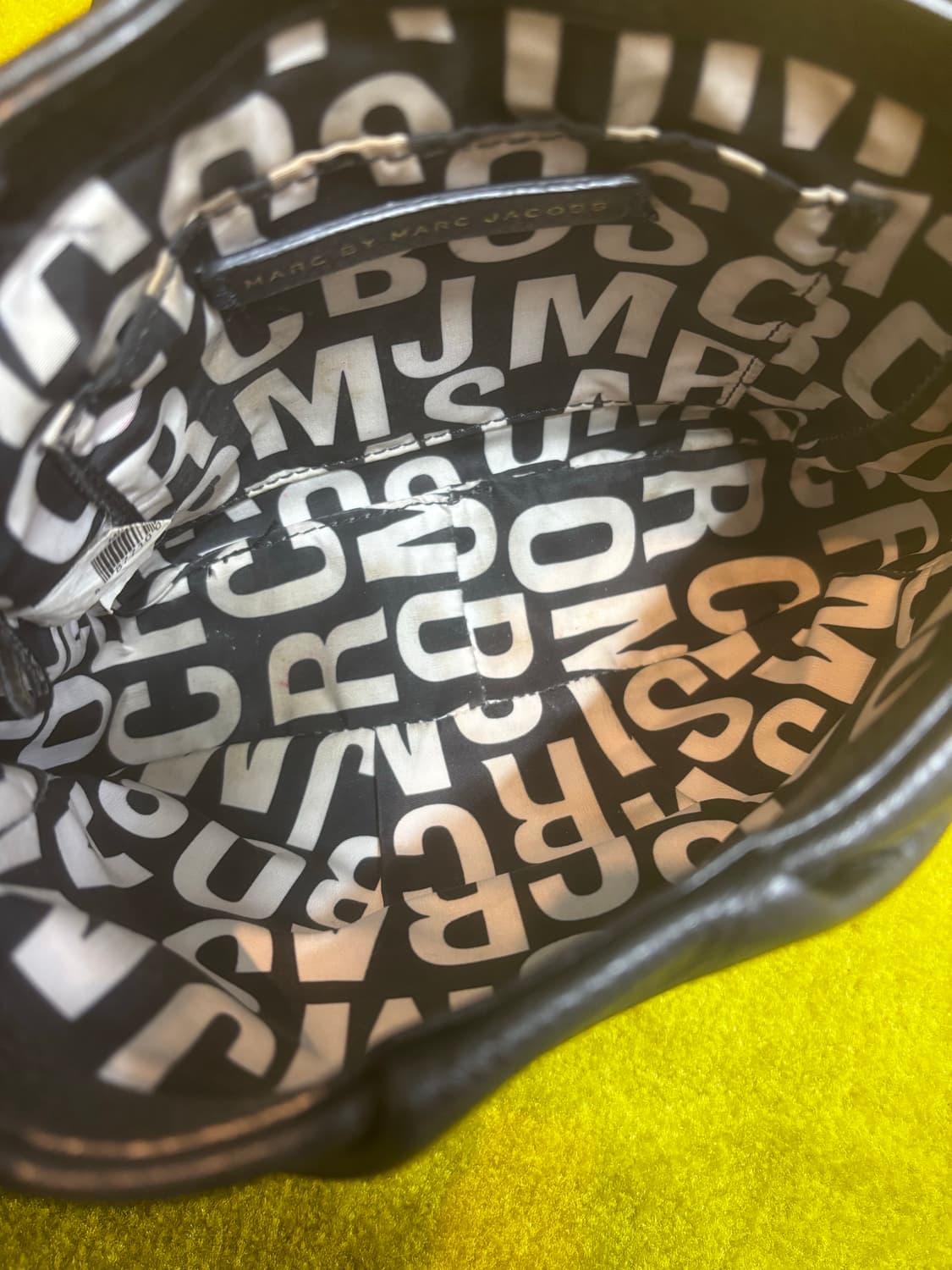 마크 제이콥스 클래식 Q 플랩 퍼시 미니 크로스백 상품이미지10