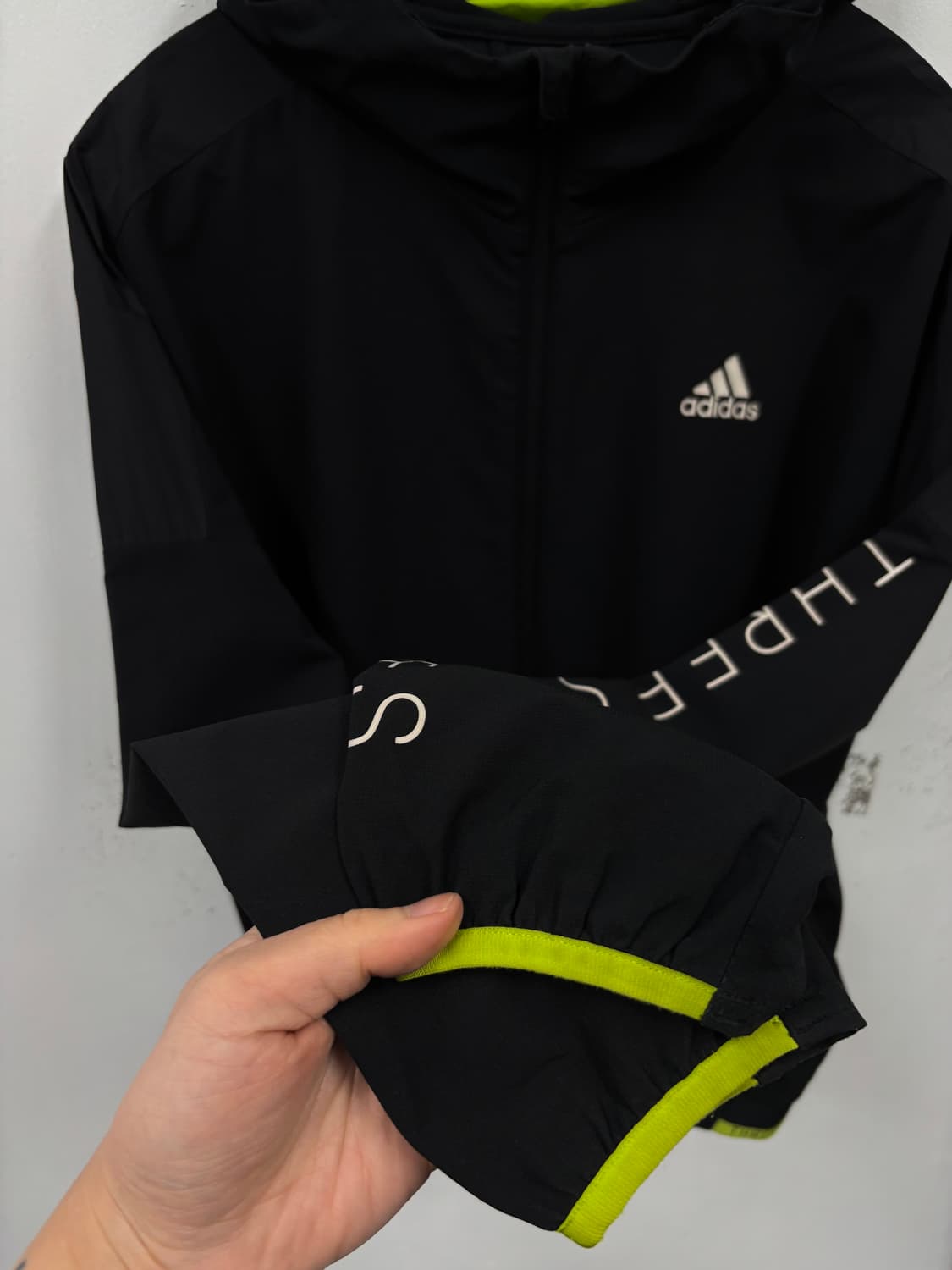 아디다스 우먼 후드 바람막이 상품이미지4