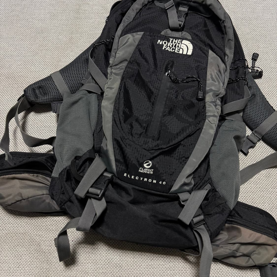 노스페이스 플라이트 시리즈 Electron 40 백팩 상품이미지2