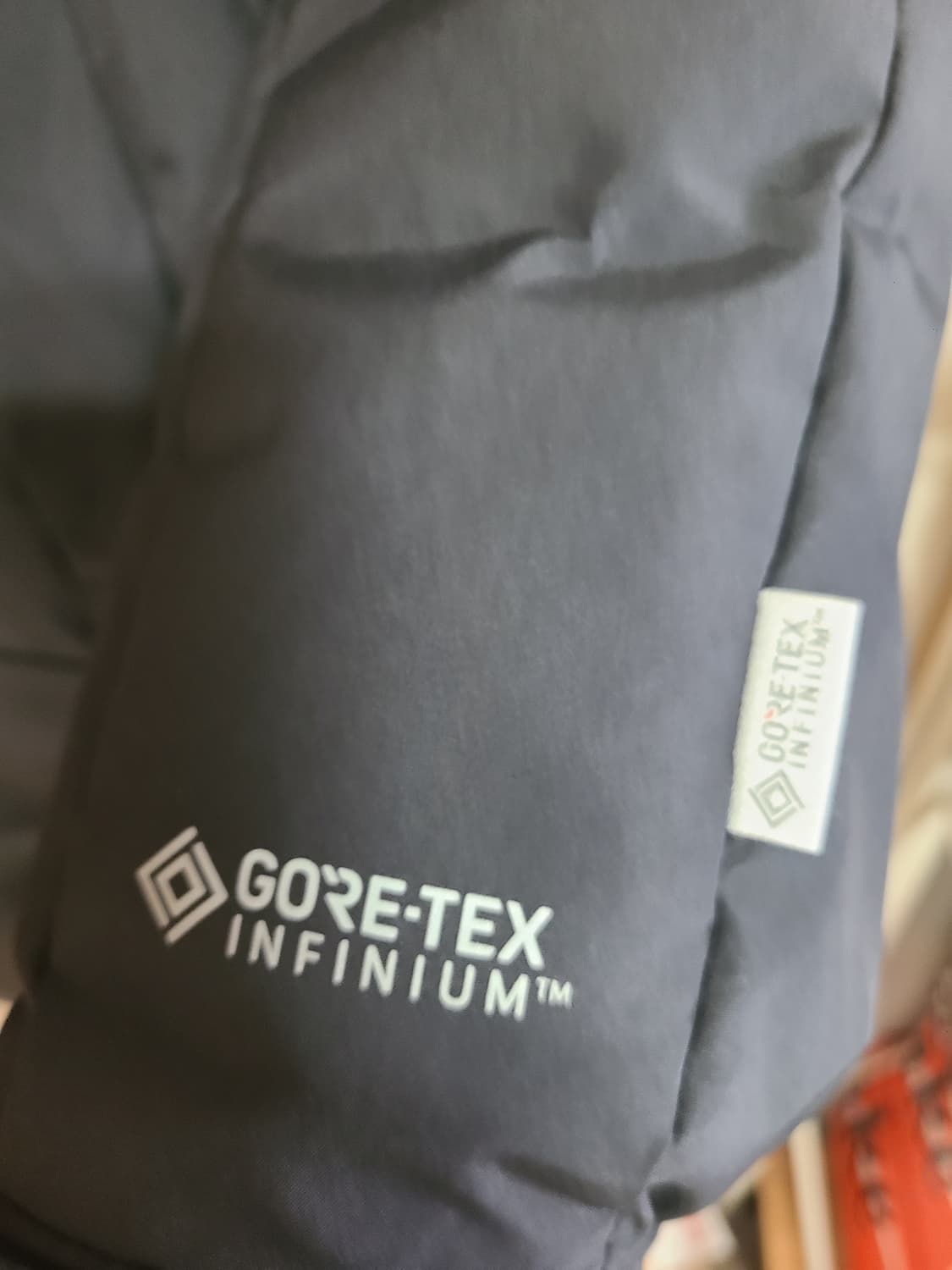 비이커 고어텍스 패딩 상품이미지5