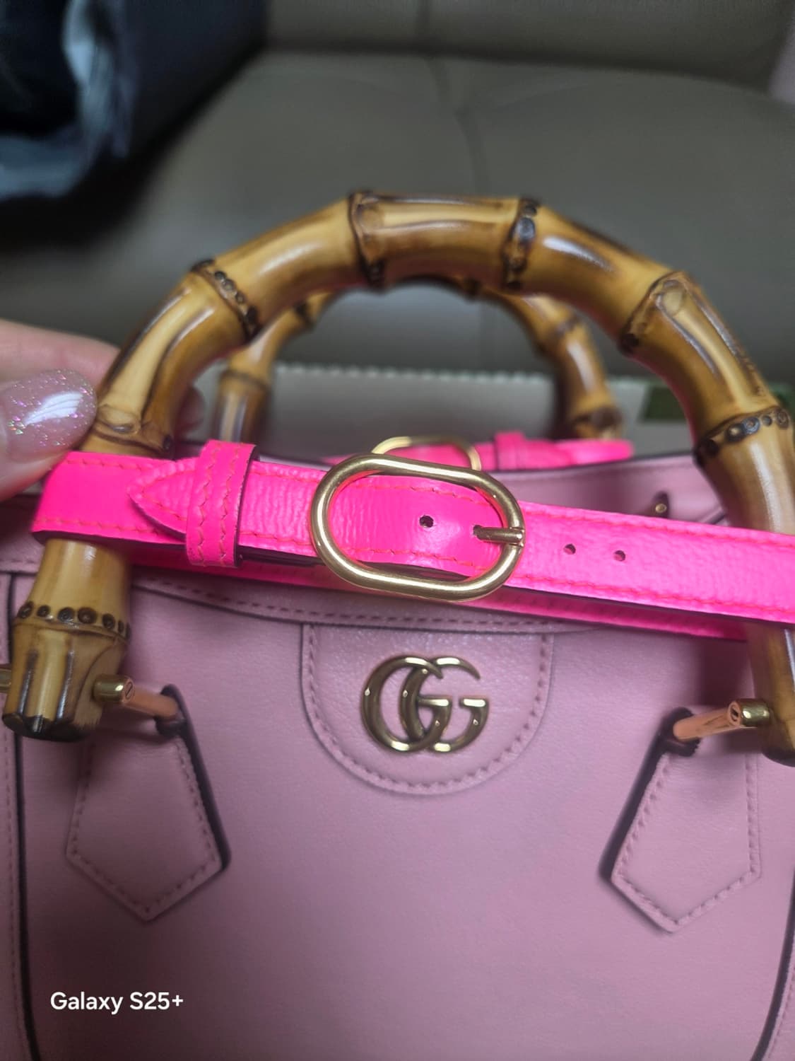 구찌 다이애나 미듐 탑핸들 뱀부 새상품 핑크 상품이미지7