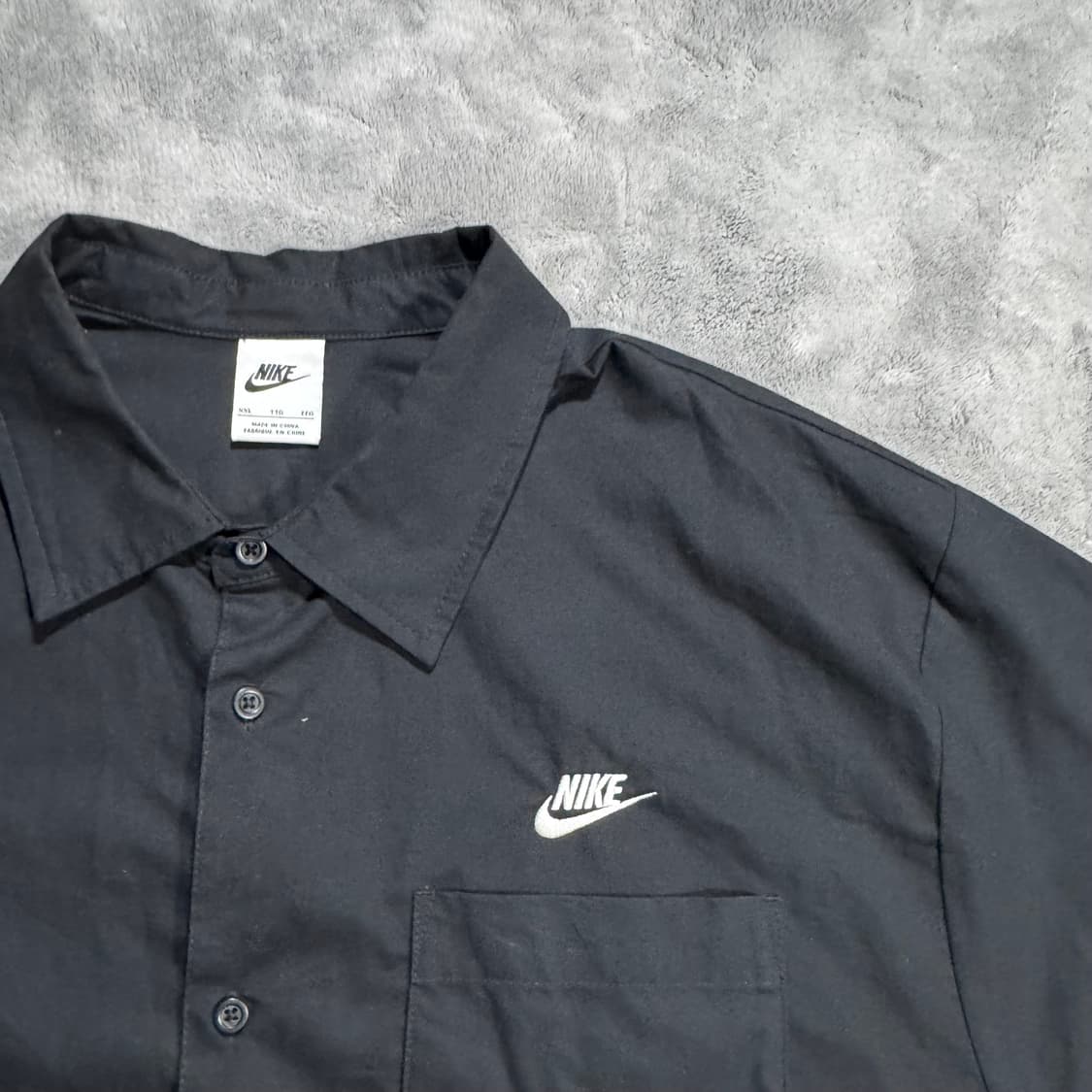 나이키 블랙 미니 로고 반팔 셔츠 상품이미지3