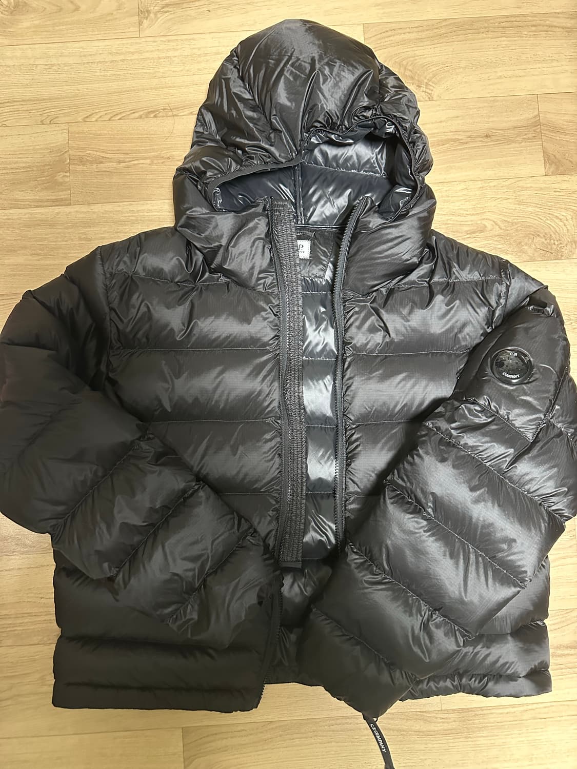 Cp컴퍼니 dd쉘 패딩 블랙 L 상품이미지1