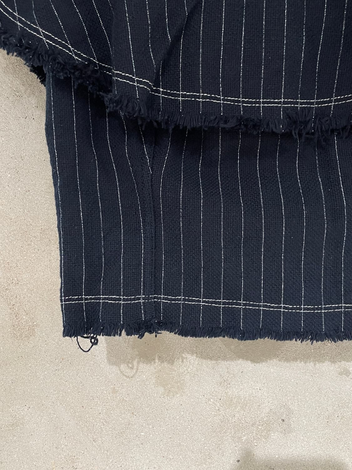 티 바이 알렉산더 왕 다크 네이비 스트라이프 오프 숄더 크롭 탑 상품이미지4