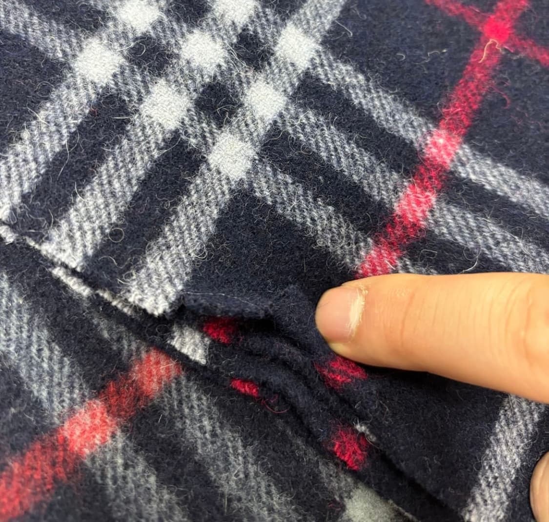 버버리 노바체크 캐시미어 네이비 머플러  상품이미지4