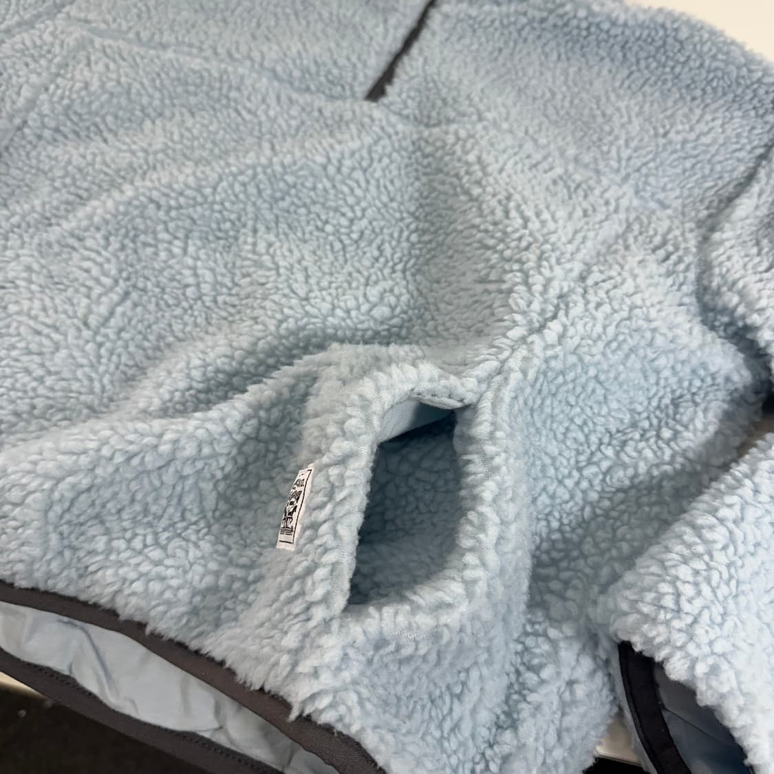 우먼OS 리바이스 스카이블루 오버핏 반집업후리스 상품이미지2