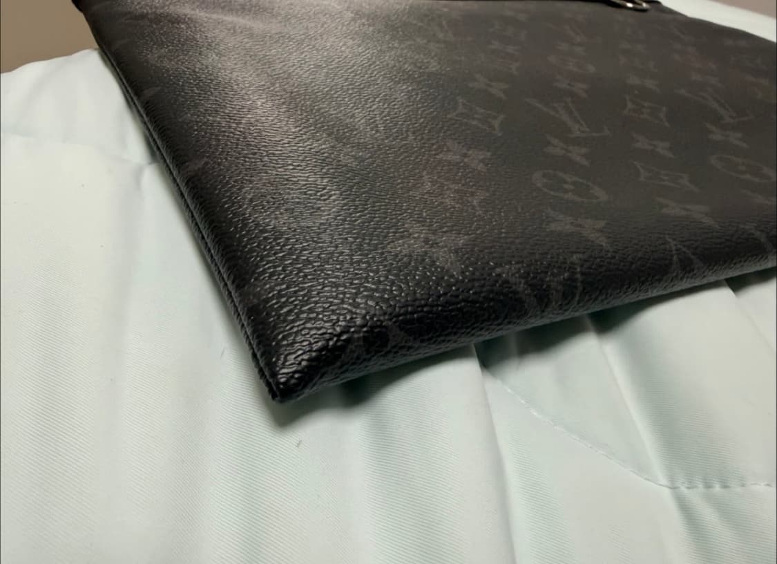 새상품 루이비통 포쉐트 이클립스 클러치백 블랙 상품이미지2