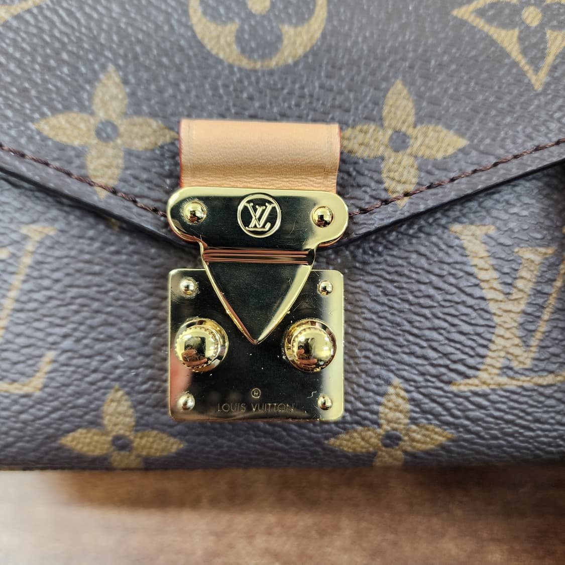 초민트급 루이비통 마이크로 메티스 숄더 크로스백 모노그램 M81267 상품이미지3