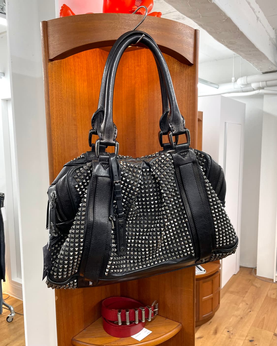 버버리 프로섬 나이트 사첼 스터드 백 상품이미지2