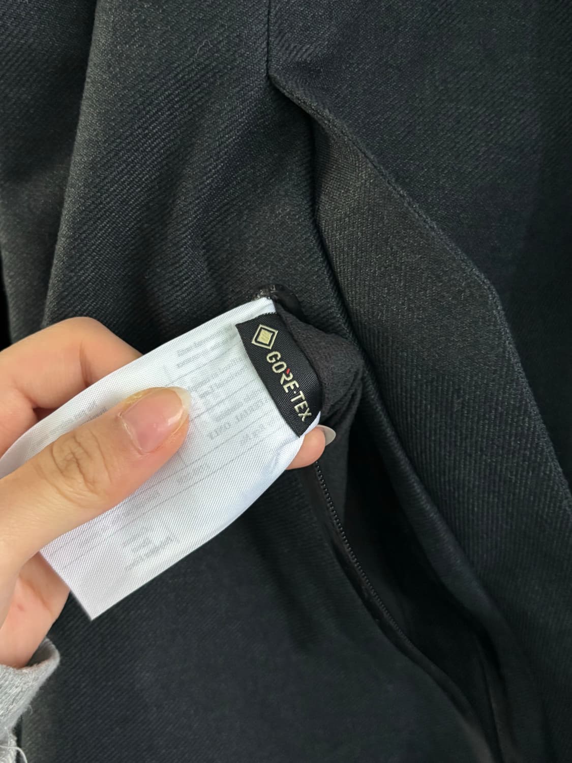 Arcteryx 아크테릭스 블랙 베일런스 다운 자켓 상품이미지7