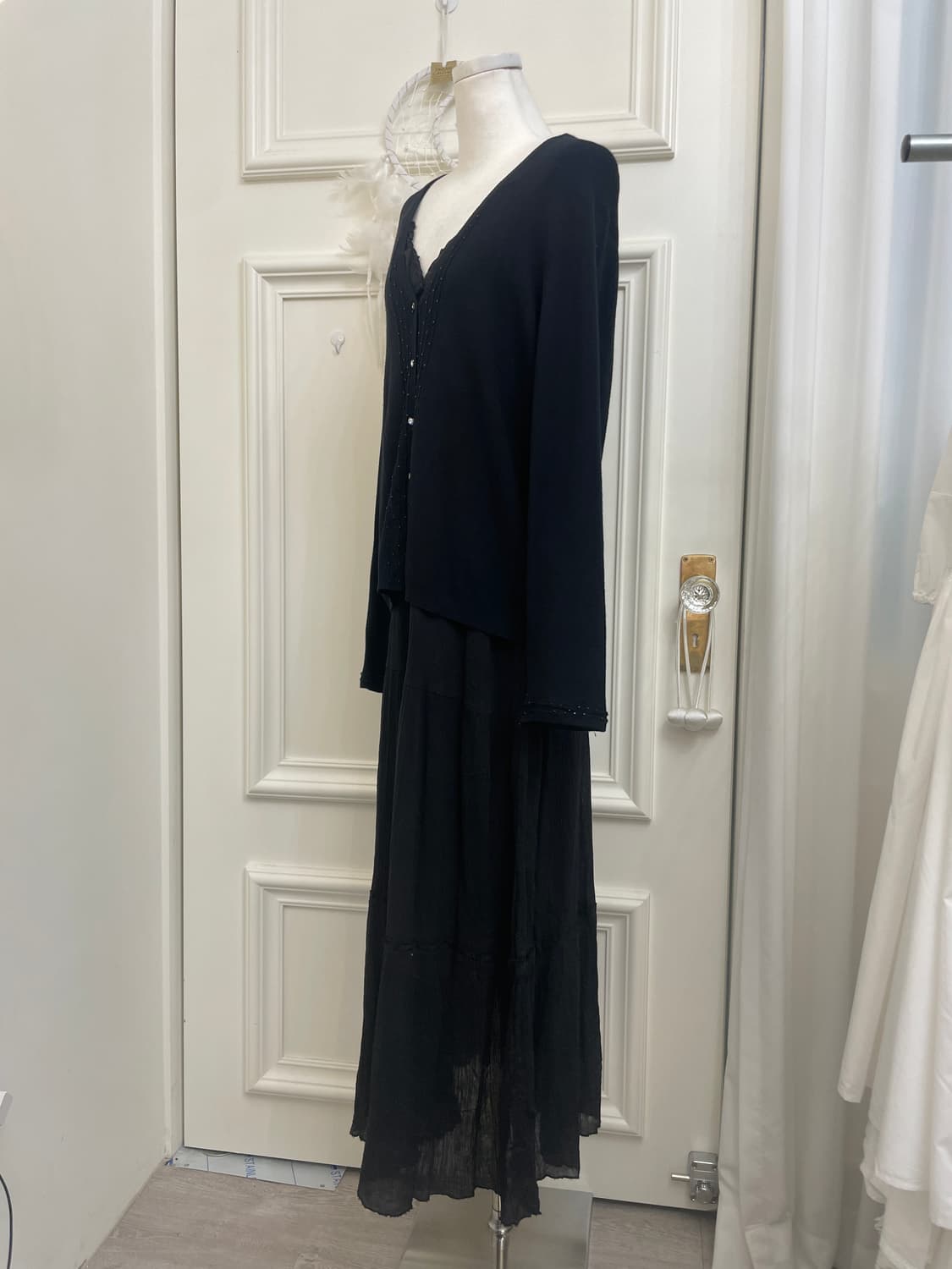 black soft beads point loose cardigan 상품이미지3