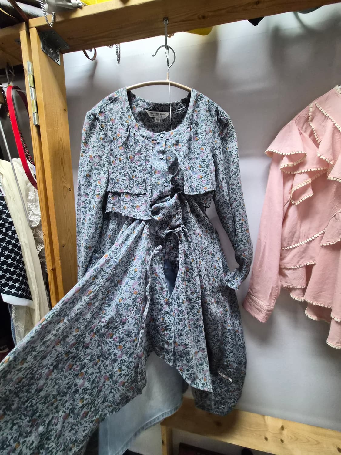 써스데이아일랜드 셔링 원피스 상품이미지1