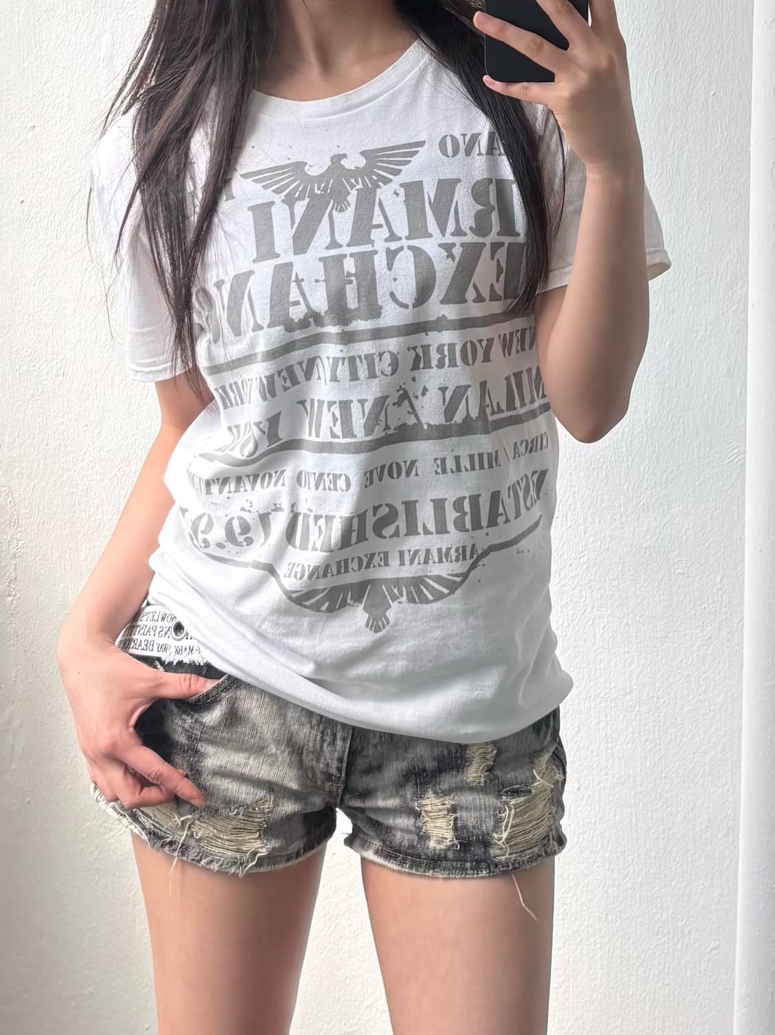 Armani Exchange White Graphic T-shirt 상품이미지1