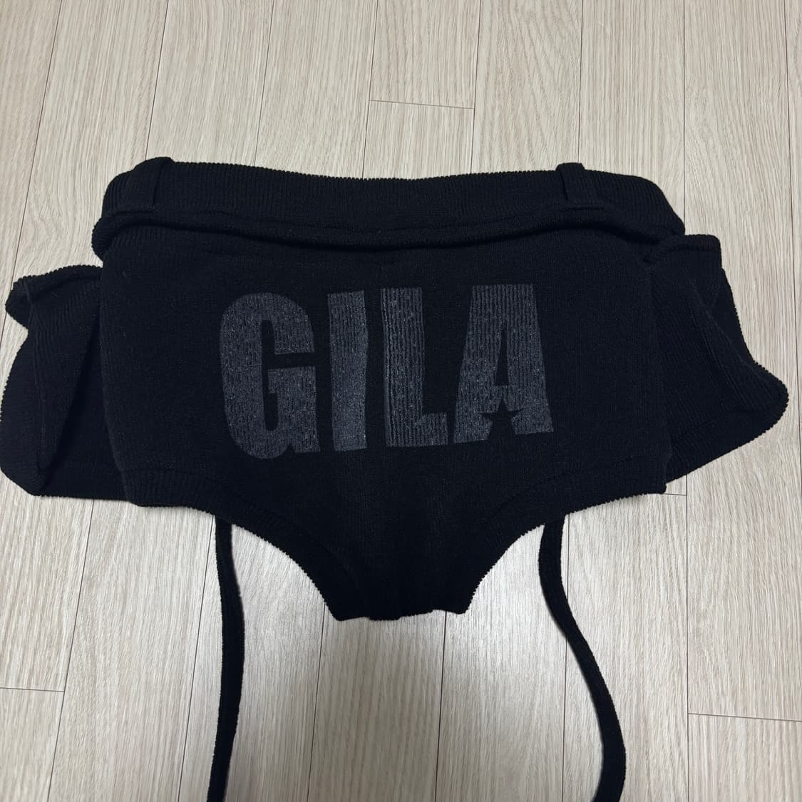 [새상품] 길라아카이브 볼드 로고 포켓 니트 쇼츠 블랙 상품이미지8