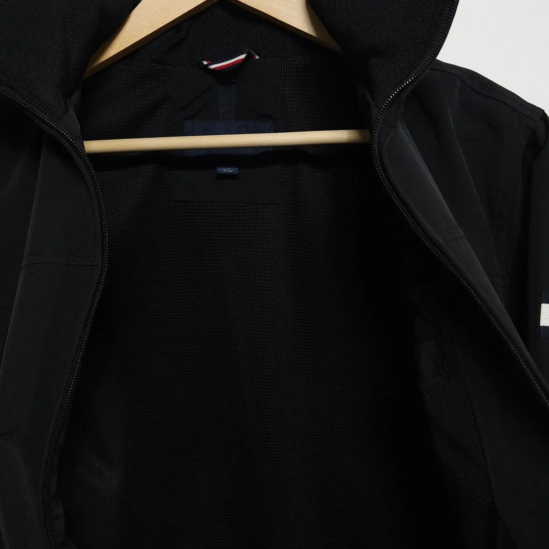 남녀공용S)Tommy 타미힐피거 블랙 바람막이 자켓 상품이미지3