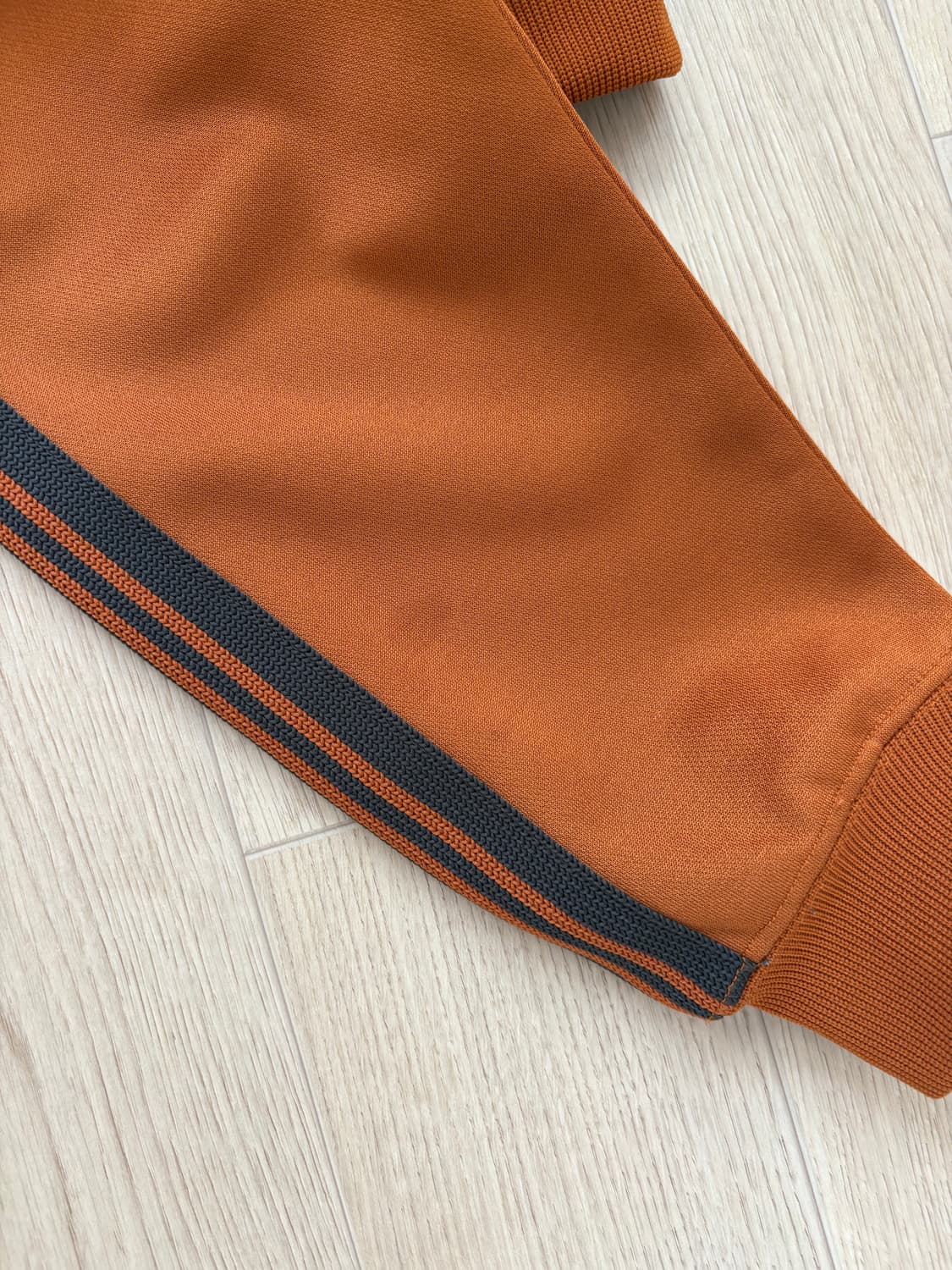 니들스 상의 상품이미지3