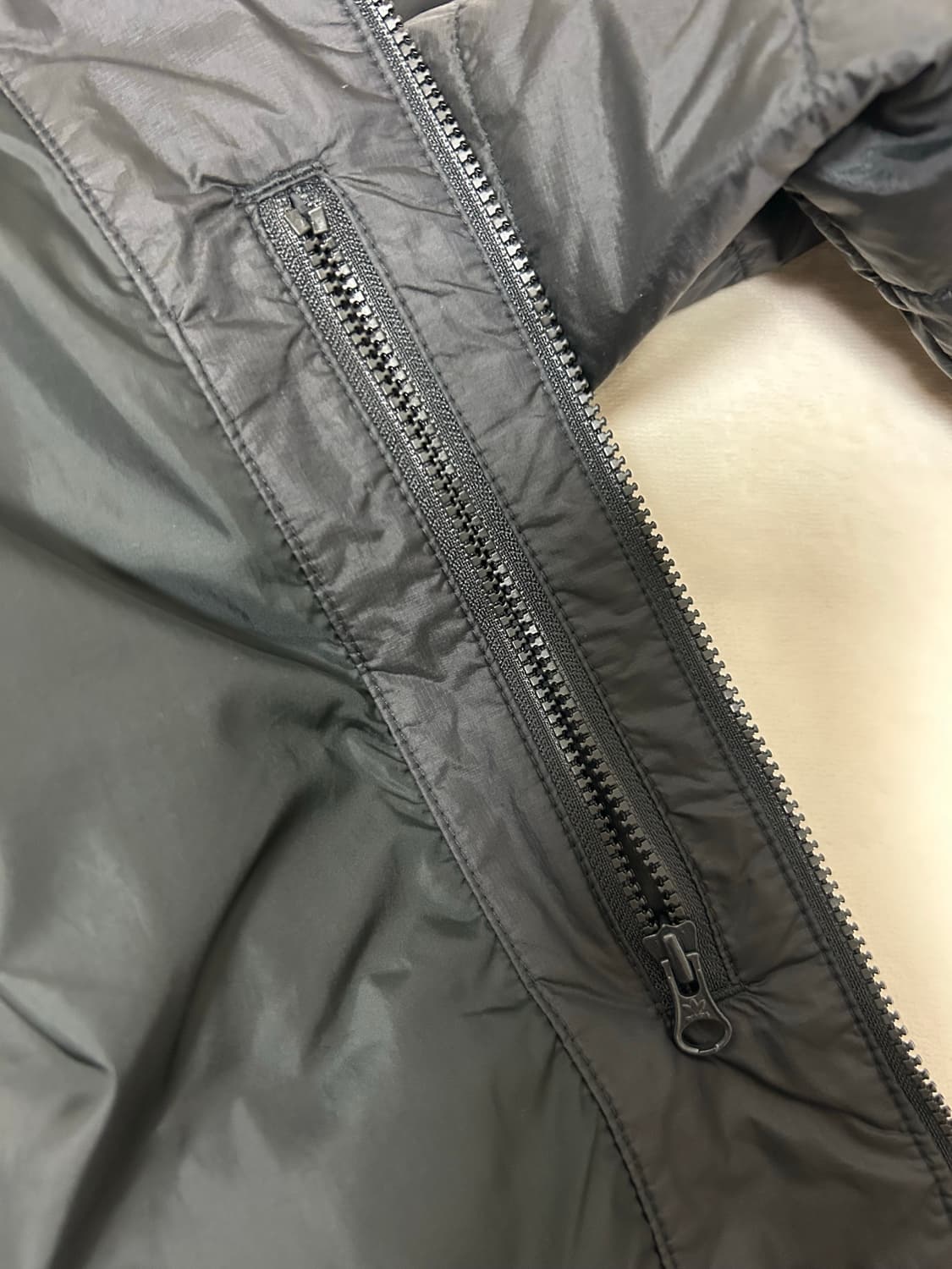 아디다스 경량패딩 xl 상품이미지4