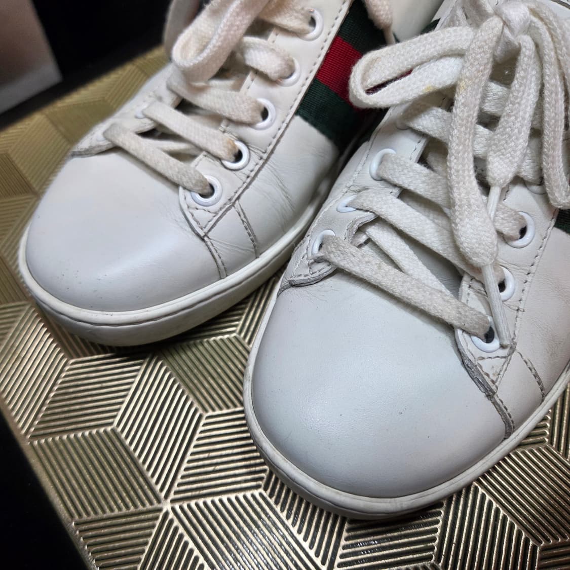 구찌 꿀벌 스니커즈 상품이미지2