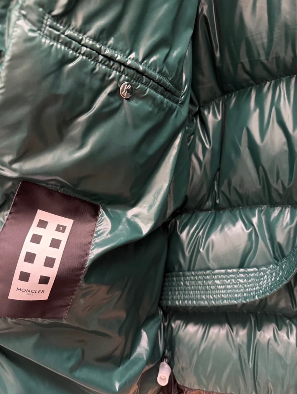 몽클레어 블랙 유광 패딩 6 사이즈 상품이미지6