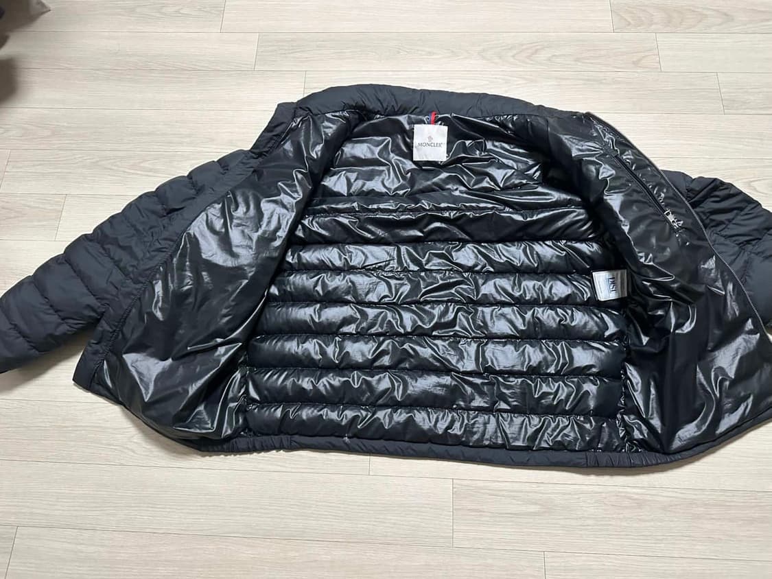 [몽클레어] 알핏 쇼트 다운 자켓 상품이미지2