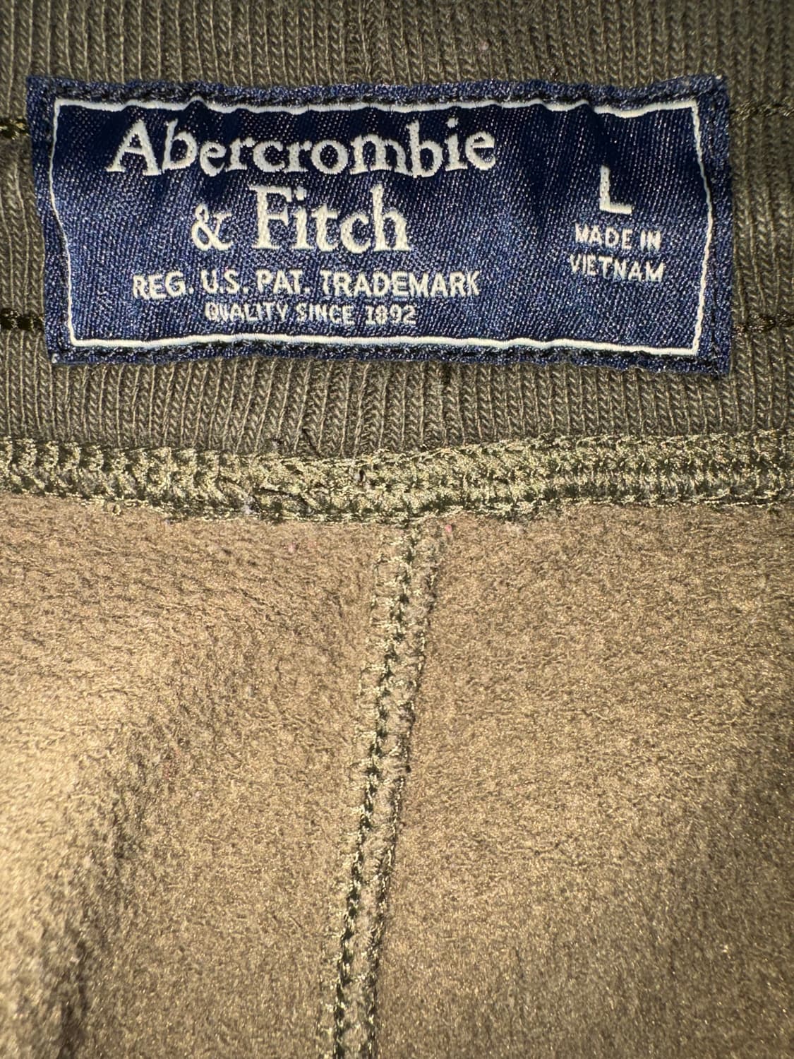 Abercrombie & Fitch Camo Fleece Short 상품이미지4
