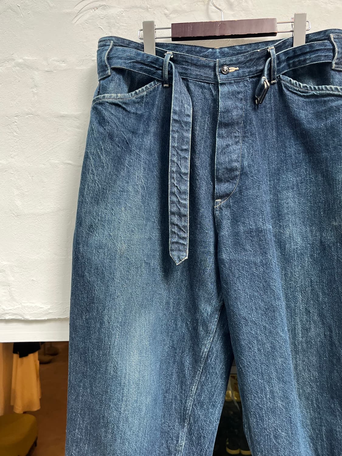 Comoli 코모리 벨티드 데님 팬츠 3 상품이미지4