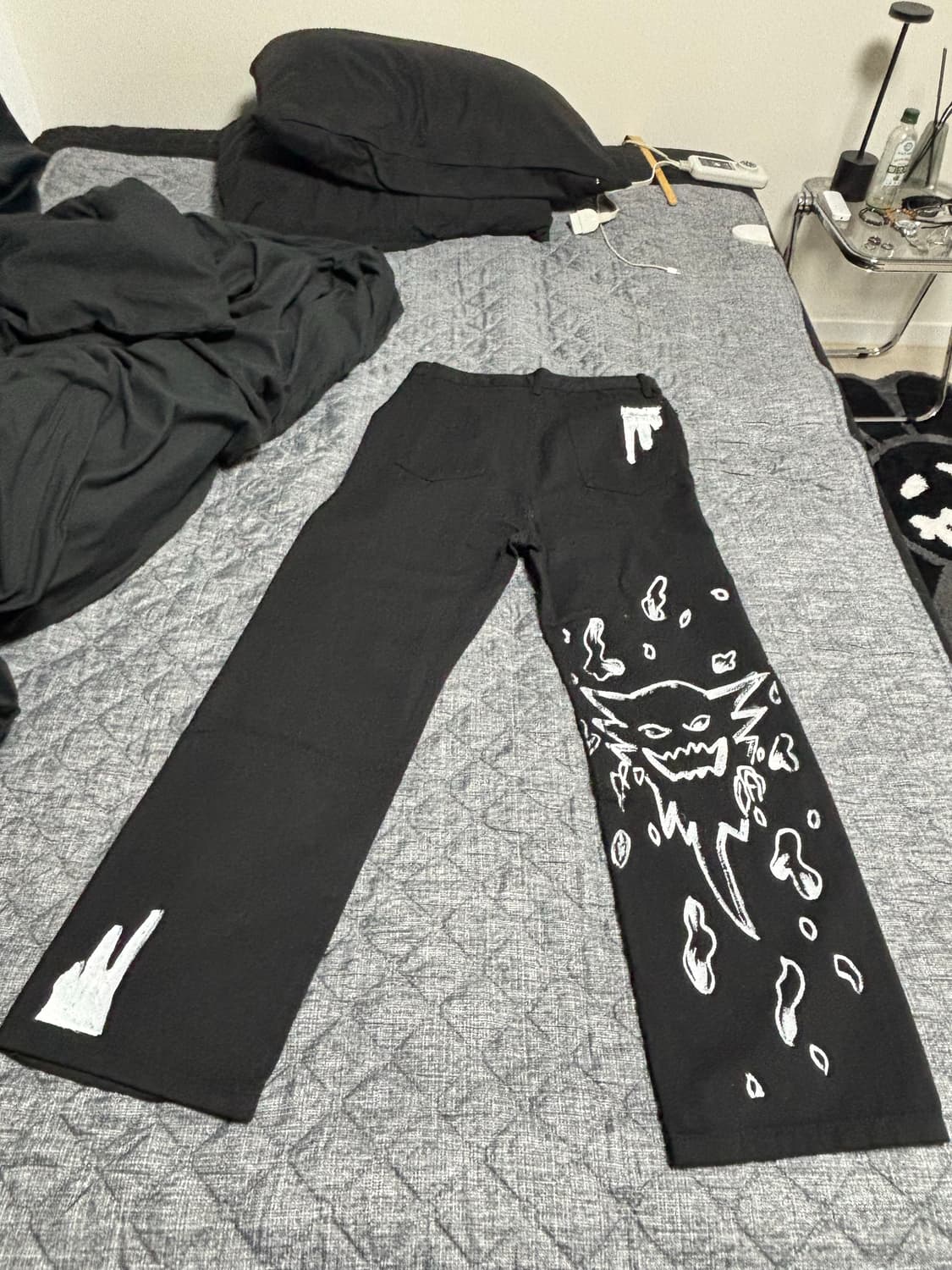 [28] 스컬 페인팅 블랙진 상품이미지2