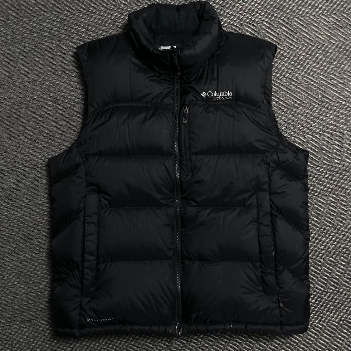 컬럼비아 USA 티타늄 투웨이 구스다운 베스트 블랙y 5418 상품이미지2