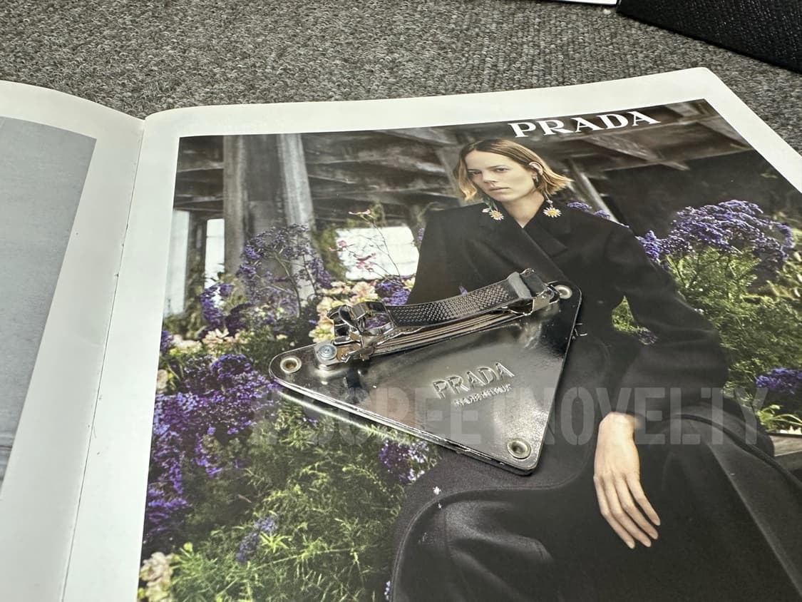 샤넬 사각 핸드메이드 헤어핀 화이트 (1ps) 상품이미지2