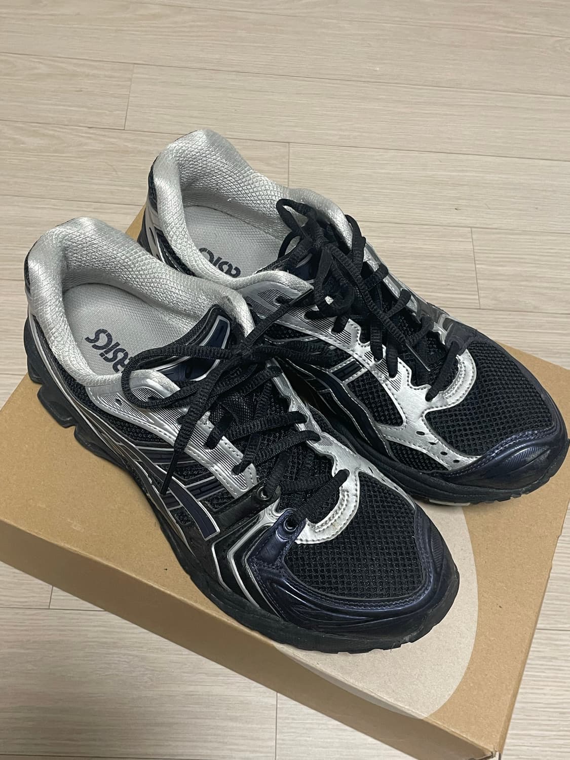 아식스X아트모스X언더마이카 275 젤카야노 14 블랙 퓨어 실버 상품이미지1