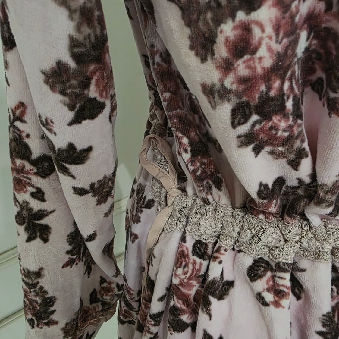 엑시즈팜)핑크딸기우유 히메갸루st 레이스 로즈 벨벳 롱슬리브블라우스 상품이미지6