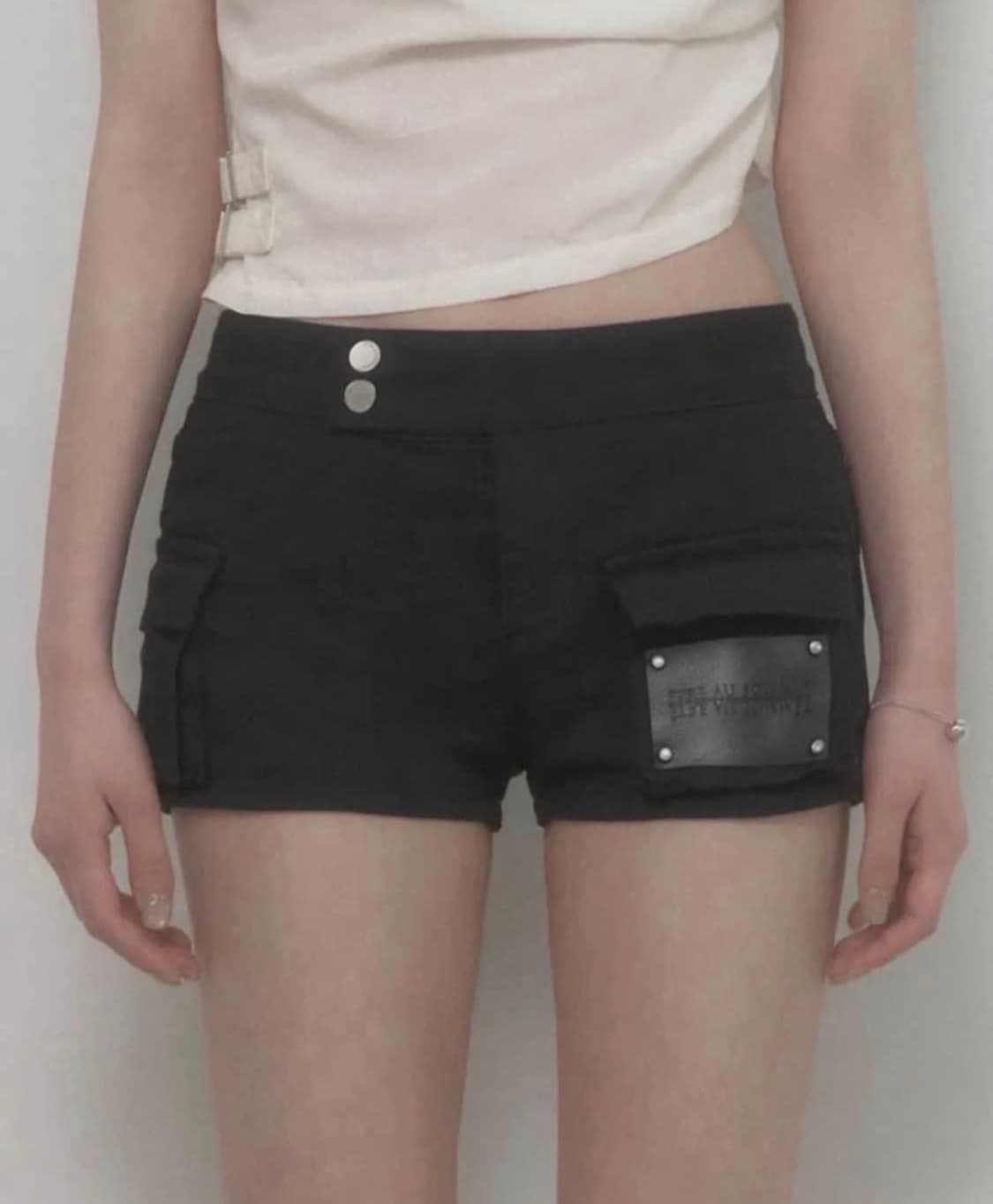 에트오소메 Leather Patch Caro Short Pants 상품이미지1
