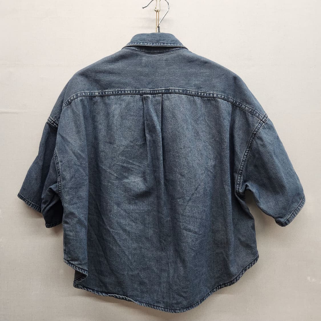 TOMBOY 톰보이 자수 디테일 데님 반팔 셔츠 M 상품이미지4