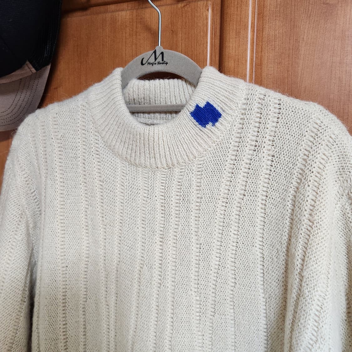 아더에러 플루익 니트 A1 스웨터 fluic logo knit 맨투맨 상품이미지4