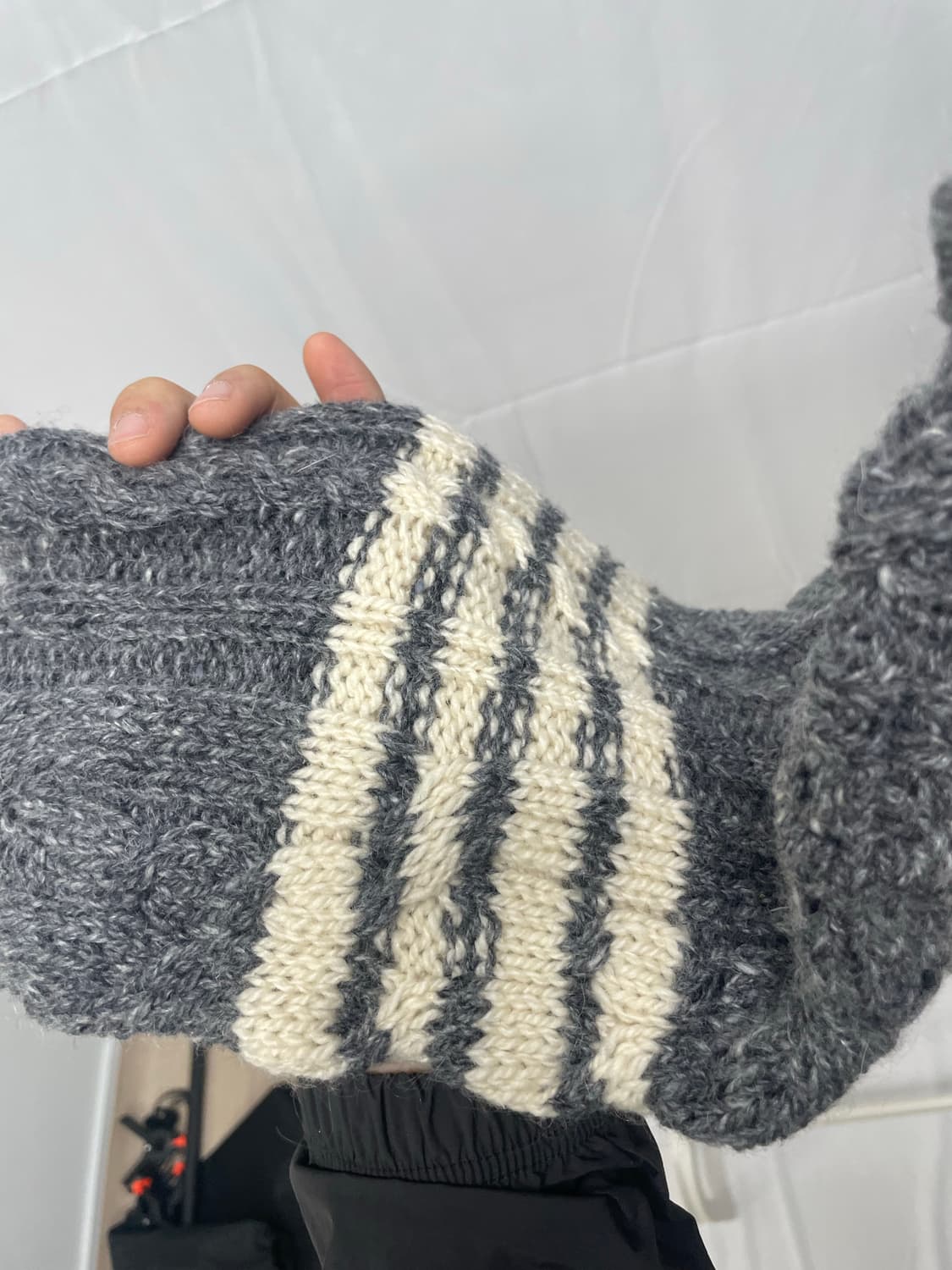 톰브라운 아란케이블 사선완장 니트 [4] 상품이미지4